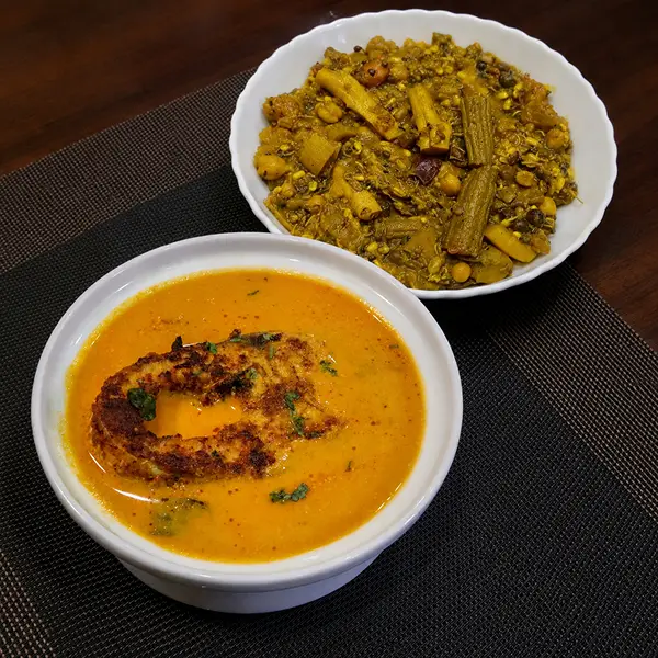 east-od-food-Desi-Ghanta-Tarkari&Macha-Besara.webp